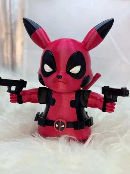 Boneco Colecionável Pikachu Deadpool