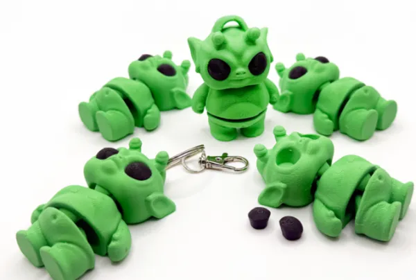 Chaveiro Alienígena Articulado Montável | Seu Amigo Cósmico e Divertido!
